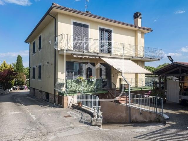 Case e ville in vendita di 250 m² in Via Colle delľ Arco