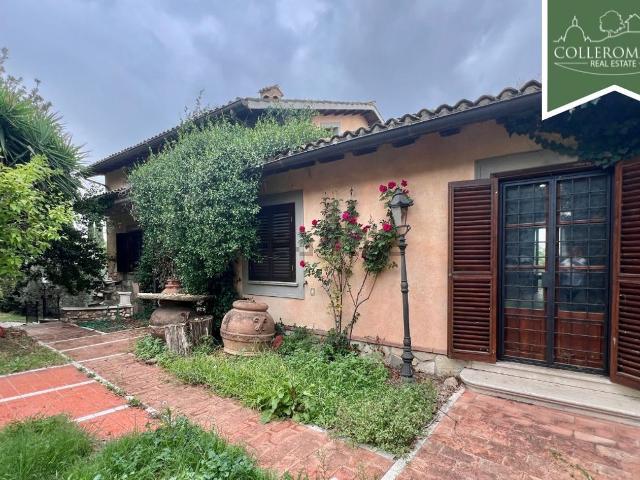 Case e ville in vendita di 250 m² in Via Colle San Paolo