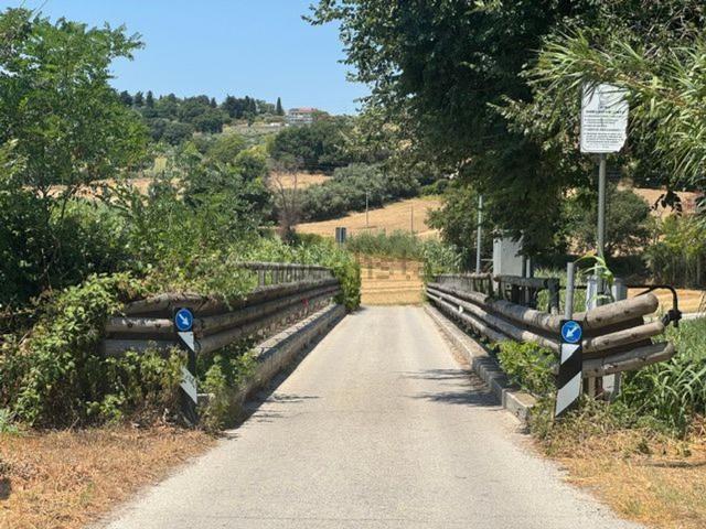 Case e ville in vendita di 250 m² in Via Costa dei Mandorli, 21