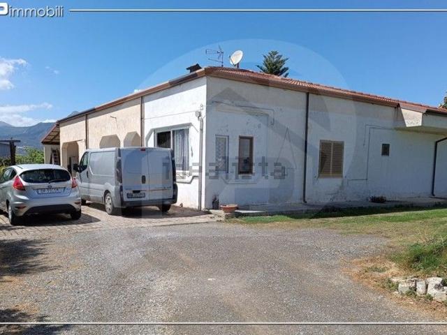 Case e ville in vendita di 250 m² in Via Caduti di Nassiriya, 14