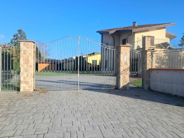 Case e ville in vendita di 250 m² in Via Carlo del Prete
