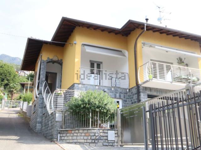 Case e ville in vendita di 250 m² in Via Carlazzo