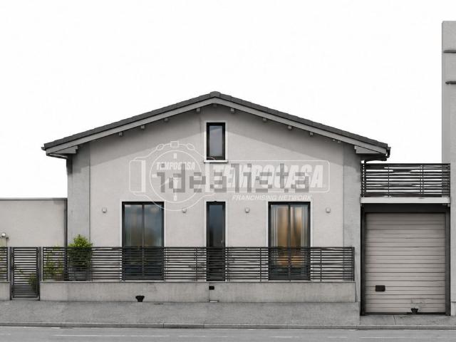 Case e ville in vendita di 250 m² in Via Cesare Battisti