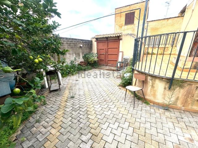 Case e ville in vendita di 250 m² in Via Aosta, 24