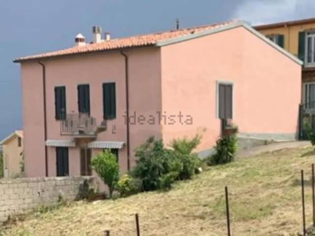 Case e ville in vendita di 250 m² in Via Adelasia di Torres