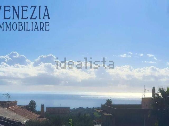 Case e ville in vendita di 250 m² in Via Aldo Moro