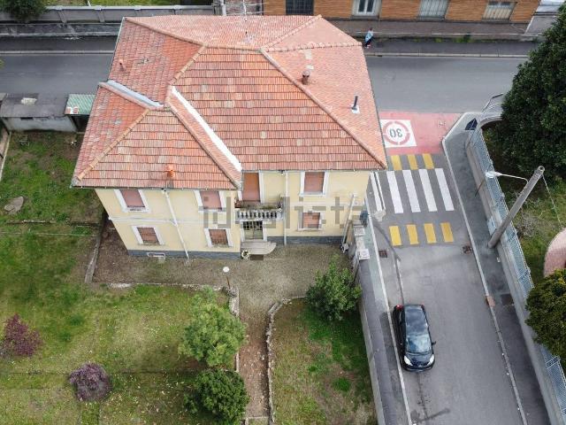Case e ville in vendita di 250 m² in Via Augusto Righi, 2