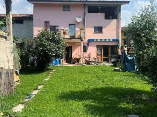 Case e ville in vendita di 250 m² in Via Boscarini, 53