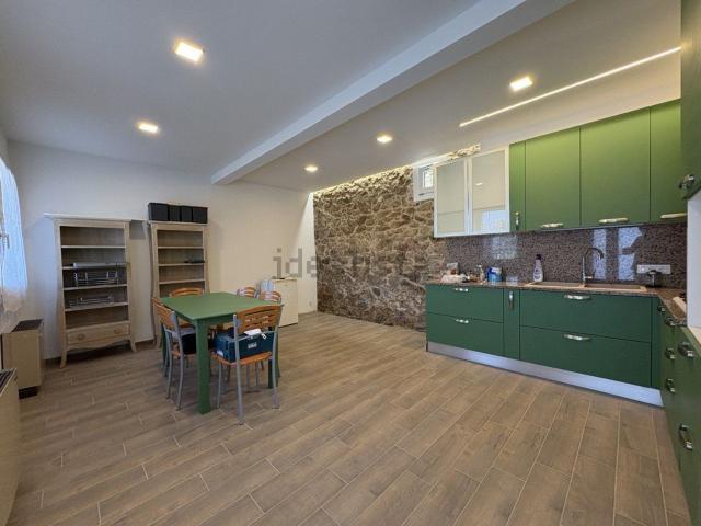 Case e ville in vendita di 250 m² in Via Bagnara Bassa