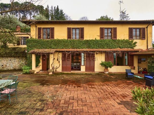 Case e ville in vendita di 250 m² in Via Benedetto Fortini