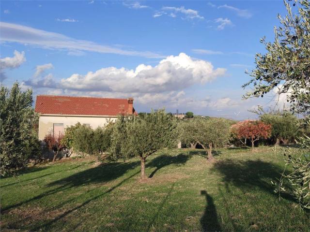 Case e ville in vendita di 250 m² in Via Beppe Montana
