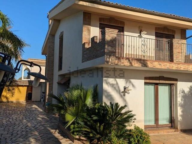 Case e ville in vendita di 250 m² in Via Bessarione