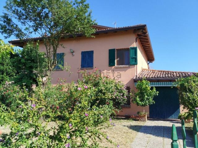 Case e ville in vendita di 250 m² in Via Brazzolo, 22