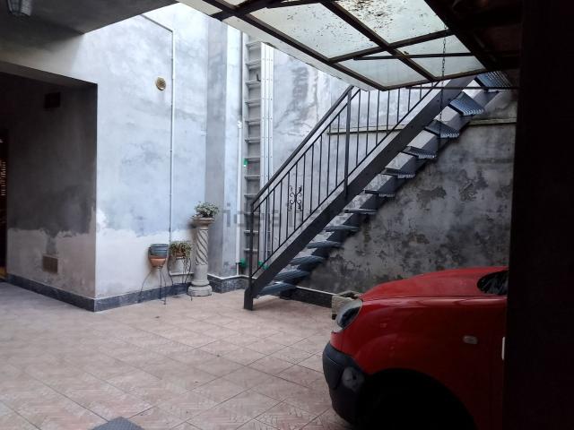 Case e ville in vendita di 250 m² in Via G. Matteotti, 1