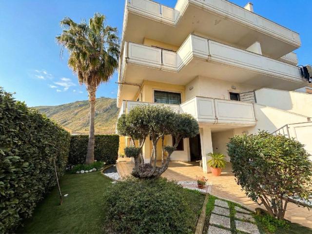 Case e ville in vendita di 250 m² in Via Giovanni Boccaccio