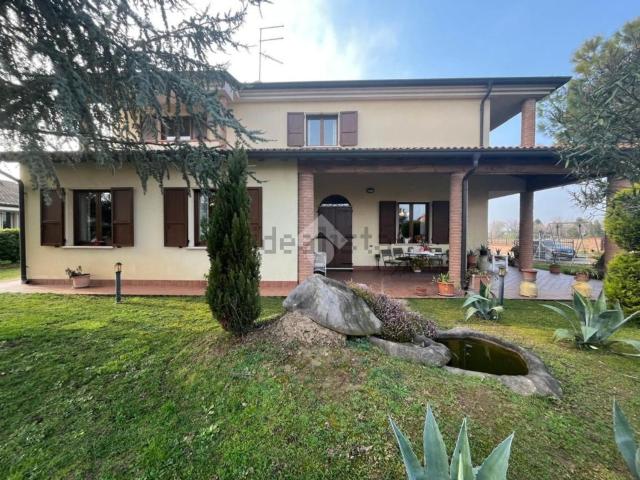 Case e ville in vendita di 250 m² in Via Giovanni Falcone, 19