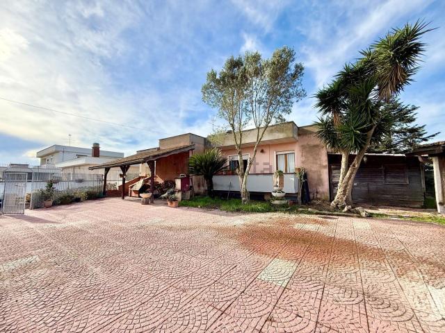Case e ville in vendita di 250 m² in Via Granieri, 13