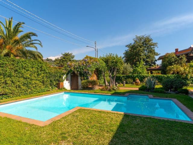Case e ville in vendita di 250 m² in Via Grassi