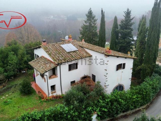 Case e ville in vendita di 250 m² in Via Guglielmo Oberdan
