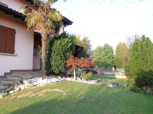 Case e ville in vendita di 250 m² in Via Guido Miglioli, 46