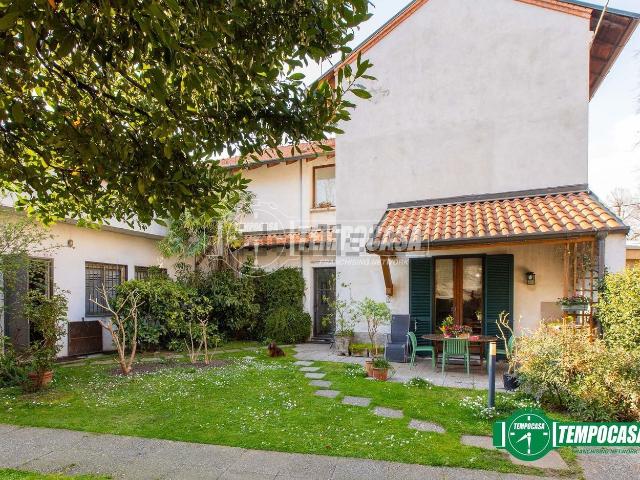 Case e ville in vendita di 250 m² in Via Dante Alighieri, 8