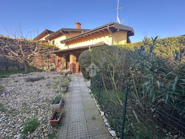 Case e ville in vendita di 250 m² in Via dei Mulini, 35