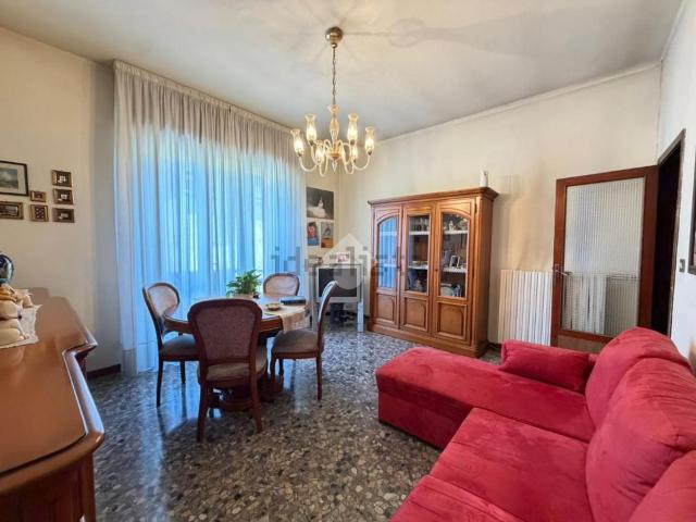 Case e ville in vendita di 250 m² in Via dei Glisenti, 3