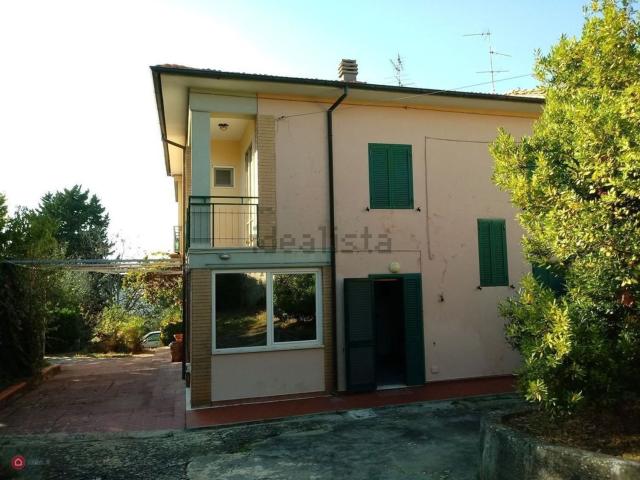 Case e ville in vendita di 250 m² in Via del Colle