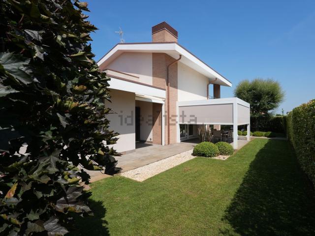 Case e ville in vendita di 250 m² in Via del Fante