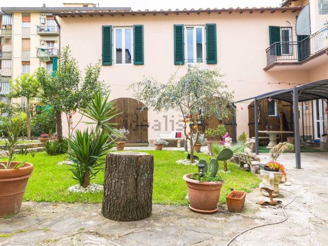 Case e ville in vendita di 250 m² in Via del Palazzo dei Diavoli, 67