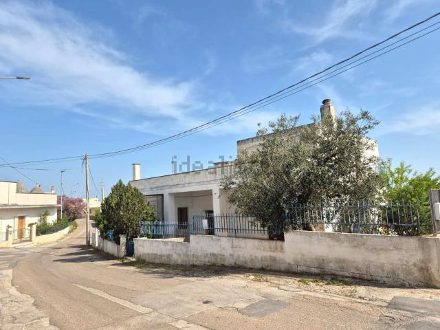 Case e ville in vendita di 250 m² in Via delle Cave, 20