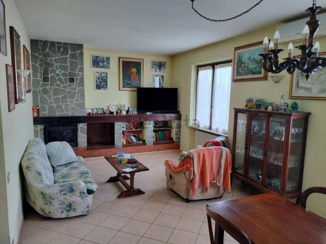 Case e ville in vendita di 250 m² in Via di Mandrogne Tortona