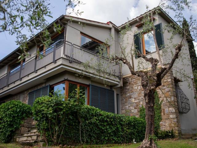 Case e ville in vendita di 250 m² in Via di San Felice a Ema, 10