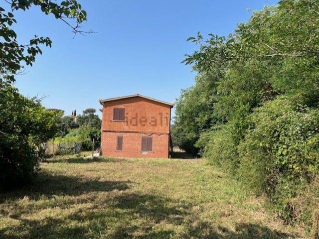 Case e ville in vendita di 250 m² in Via di Trigoria