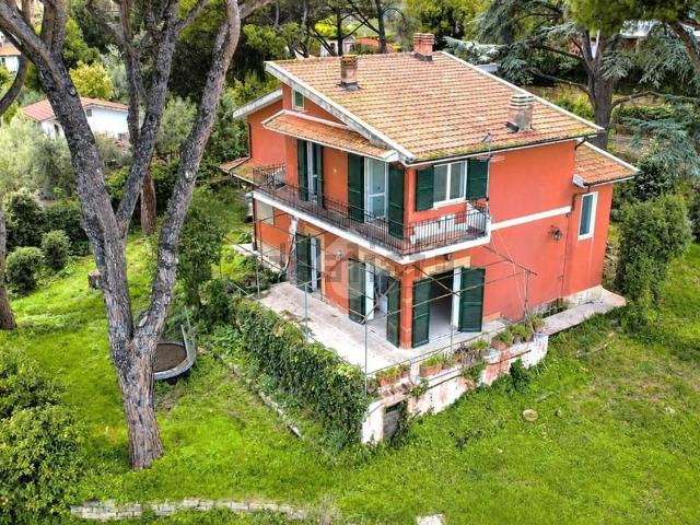 Case e ville in vendita di 250 m² in Via di Valle Ioro