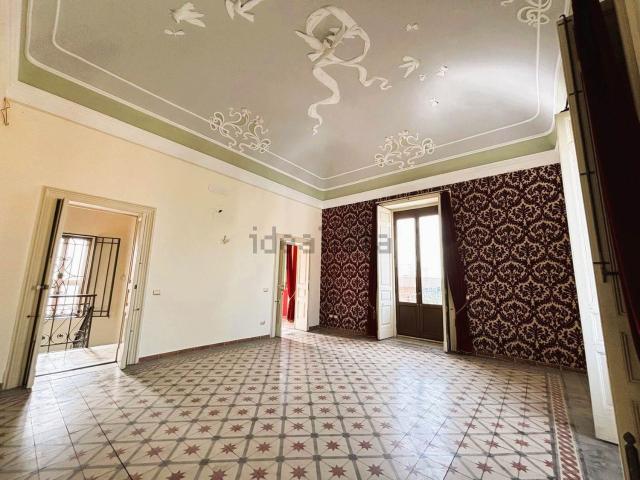 Case e ville in vendita di 250 m² in Via Etnea, 308