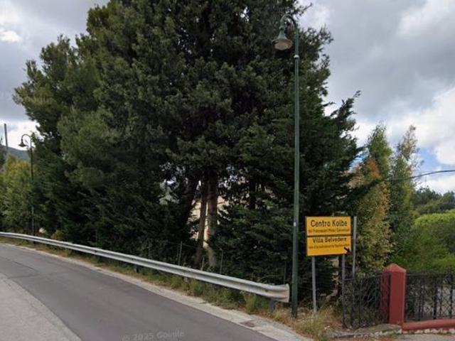 Case e ville in vendita di 250 m² in Via Francesco Cangialosi