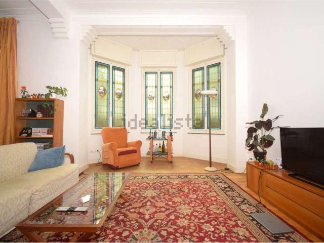 Case e ville in vendita di 250 m² in Via Fratelli Giolito, 56