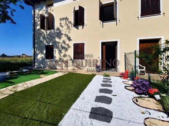 Case e ville in vendita di 250 m² in Via I Maggio, 2367