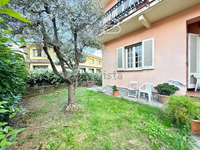 Case e ville in vendita di 250 m² in Via I Maggio