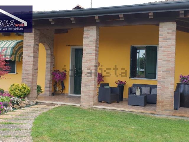 Case e ville in vendita di 250 m² in Via Ignazio Silone