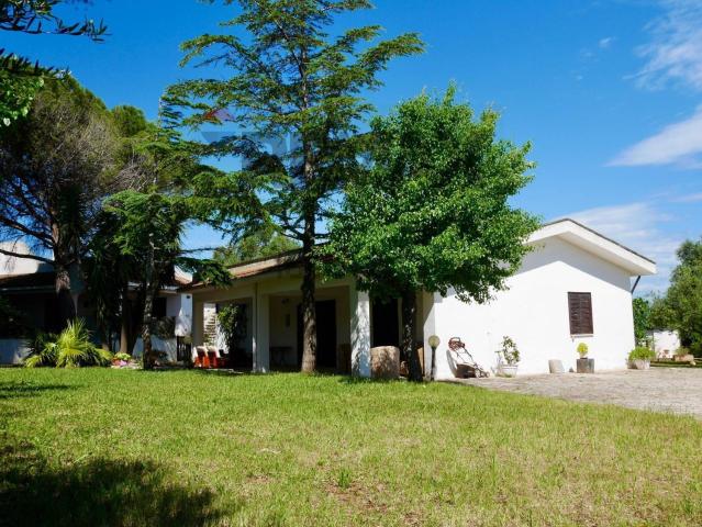 Case e ville in vendita di 250 m² in Via Judit