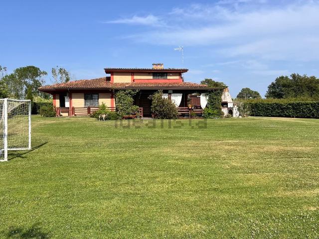 Case e ville in vendita di 250 m² in Via Oceano Atlantico