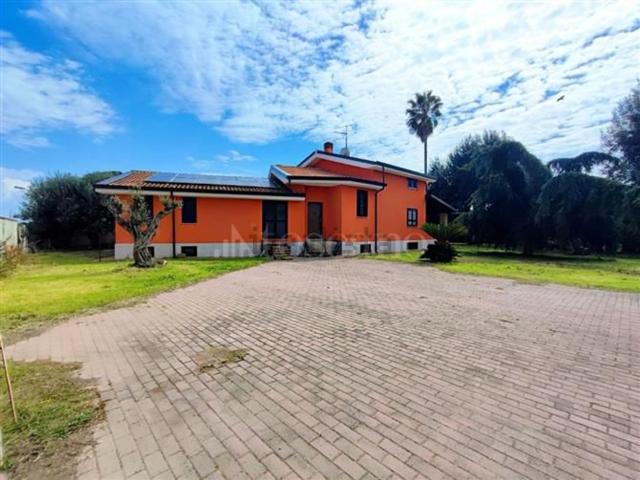 Case e ville in vendita di 250 m² in Via Lavagna