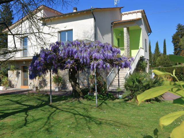 Case e ville in vendita di 250 m² in Via Lungomonte