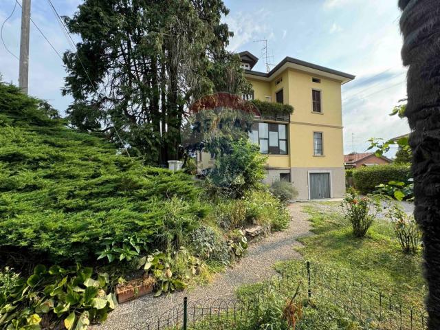Case e ville in vendita di 250 m² in Via Monte Giardino, 7