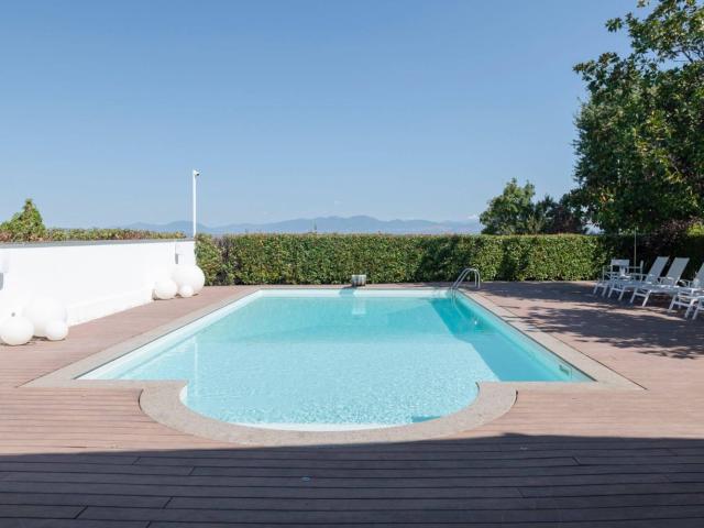 Case e ville in vendita di 250 m² in Via Monti Sabini, 124