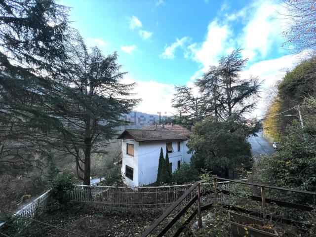 Case e ville in vendita di 250 m² in Via San Geminiano