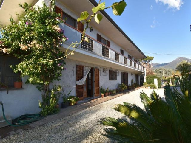 Case e ville in vendita di 250 m² in Via Spirito Santo