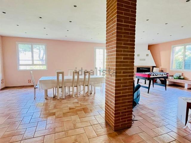 Case e ville in vendita di 250 m² in Via Pozzo